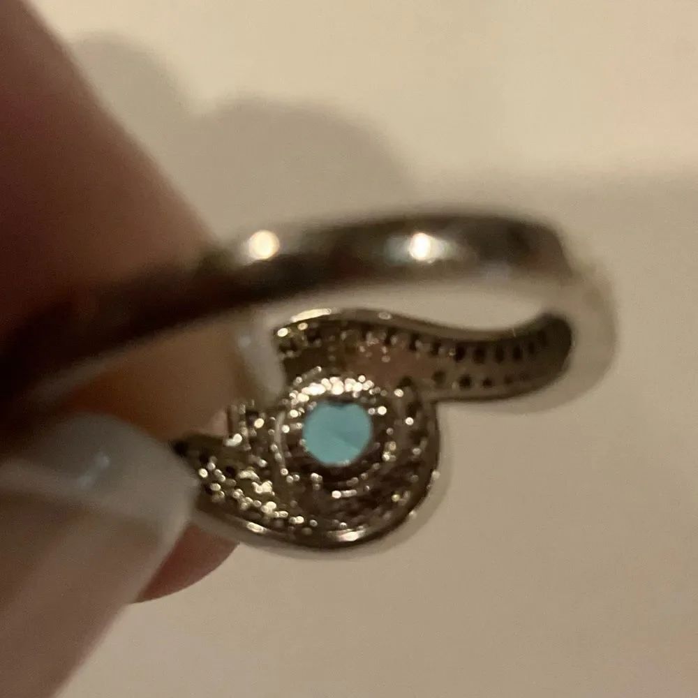 Adorable Blue Stone Ring - Picture 5 of 6